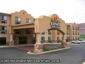 Holiday Inn Express Hotel and Suites Moab, Moab::Travelocity.com
