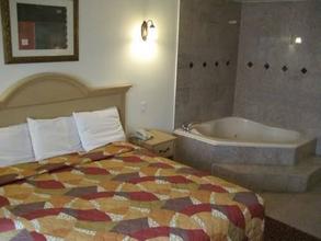 Glen Capri Inn and Suites - Colorado Street::Hotels.com