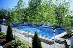 Tn-g61702_pool_01_f