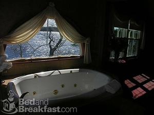 Wolf Cove Inn Bed & Breakfast::BedAndBreakfast.com