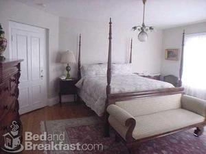 Edgewood Manor Bed & Breakfast::BedAndBreakfast.com
