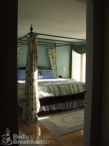 The Maple Street Inn::BedAndBreakfast.com