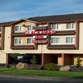 Clackamas Inn And Suites