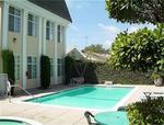Tn-027235_pool_02_f