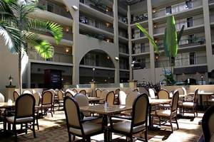 Web-embassy_suites_hotel_45601_3_08082006_1208263593_500