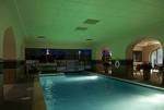 Country Club Plaza::Expedia