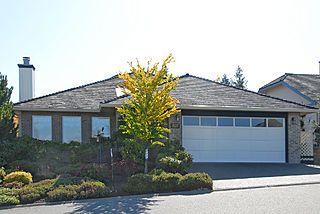 , 827 Country Club Dr