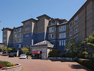 , 305-940 Boulderwood Rs 