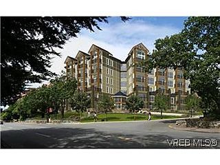 , 924-409 Esquimalt Rd