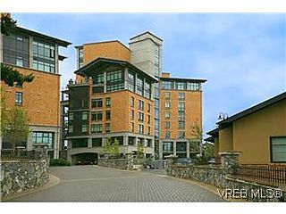 , 305-847 Dunsmuir Rd