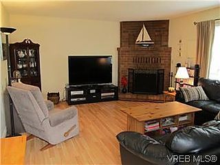 , 2034-1 Weiler Ave