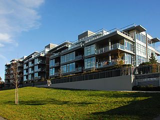 , 303-365 Waterfront Cr