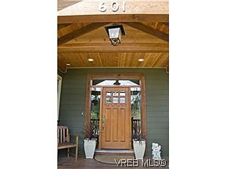 , 601 Bay Bluff Pl