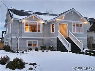 , 987 Falkland Rd