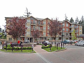 , 104-825 Goldstream Av