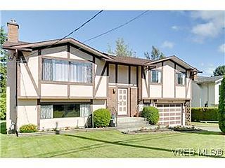 , 7965 Lochside Dr