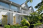Victoria, 423-3 Kingston St