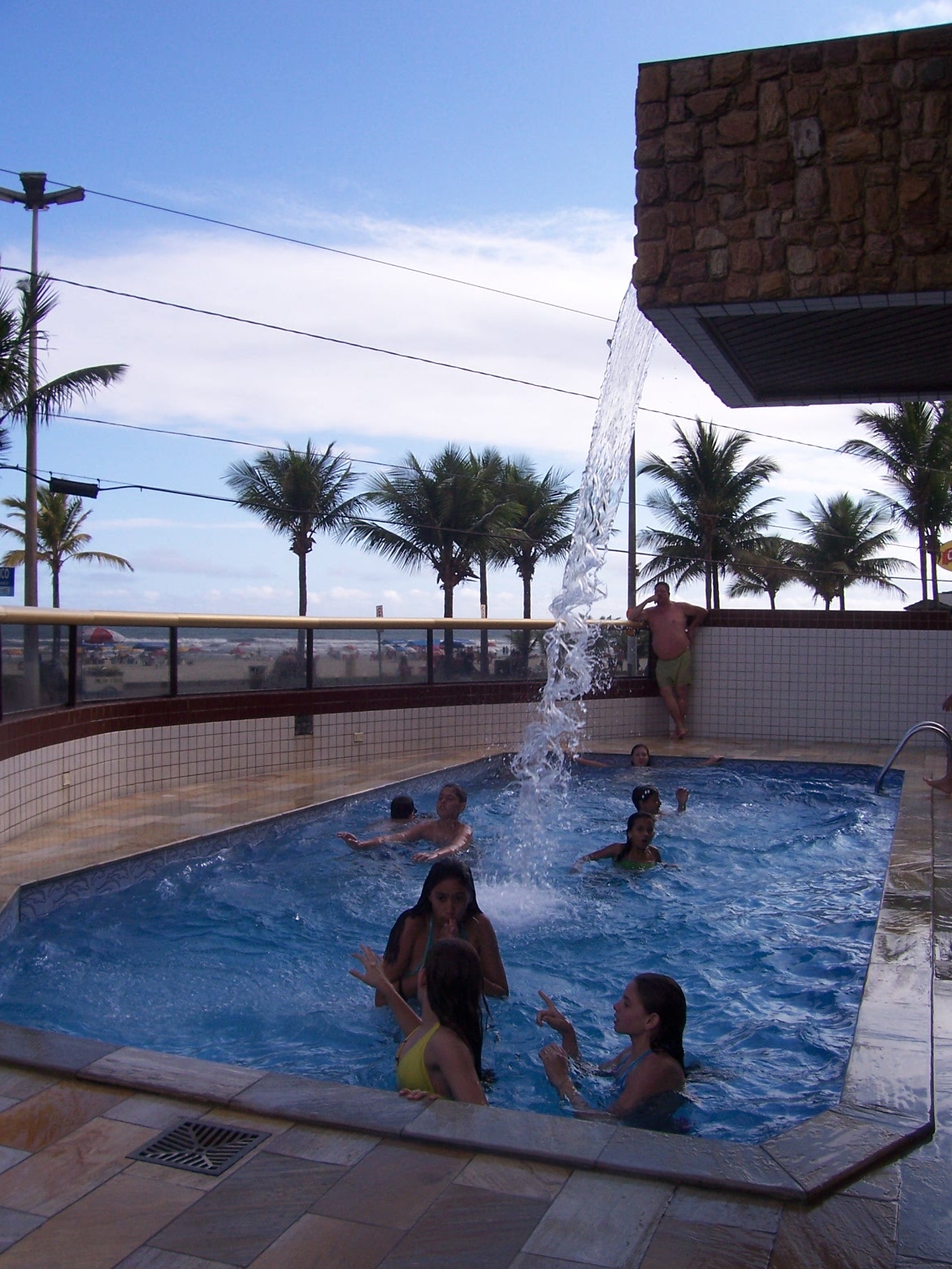 R 60/diária - APARTAMENTO COM PISCINA FRENTE AO MAR-PRAIA GRANDE-SP