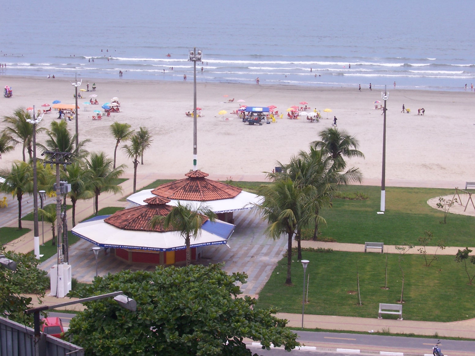 R 60/DIÁRIA - APARTAMENTO FRENTE AO MAR COM 2 SACADAS - PRAIA GRANDE-SP