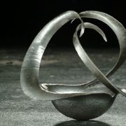 Spiral 3-arm bowl