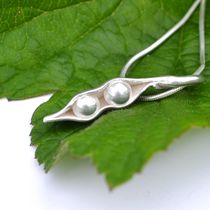Handmade silver 'two peas in a pod' necklace