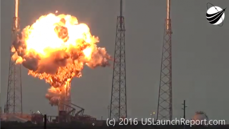 Explosion during fueling of a Falcon 9 rocket. Photo: US Launch Report / YouTube