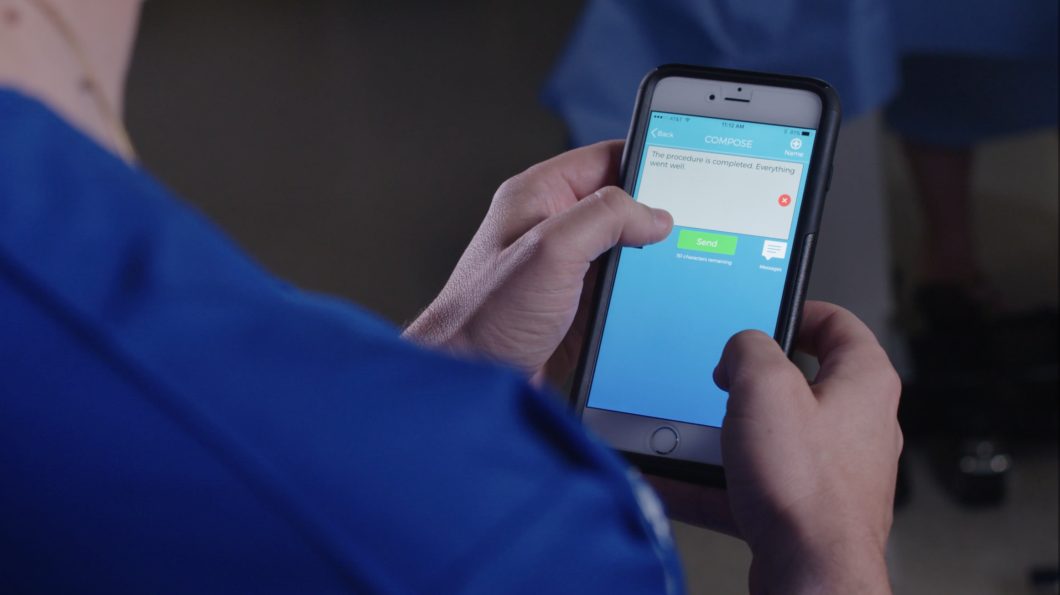 A new app makes it easier for families to communicate with family members in the hospital. Photo: EASE