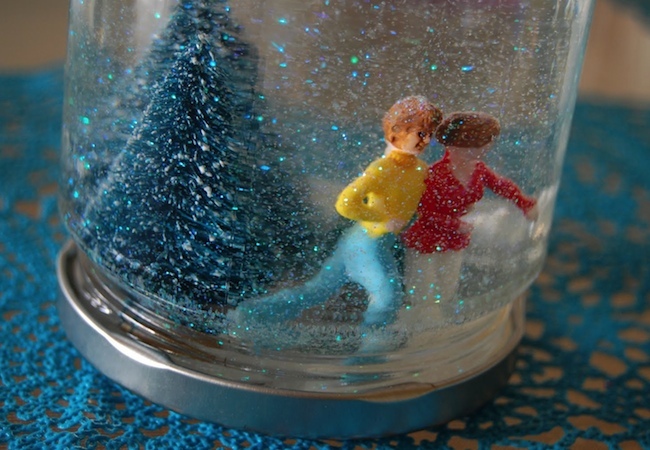 diy-snow-globe Holiday Crafts for Kids - DIY Snow Globe