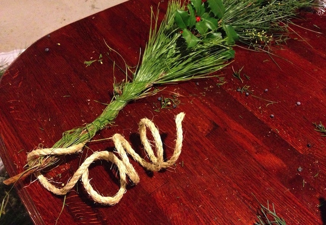 finishing How to Make Fresh Garland - Finishing