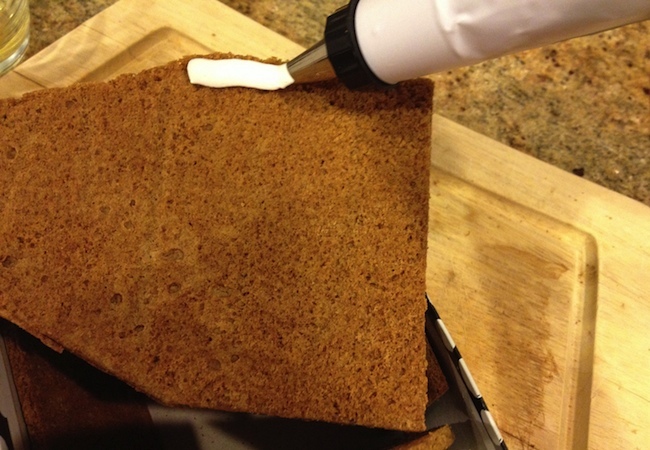 icing How to Make a Gingerbread House - Icing