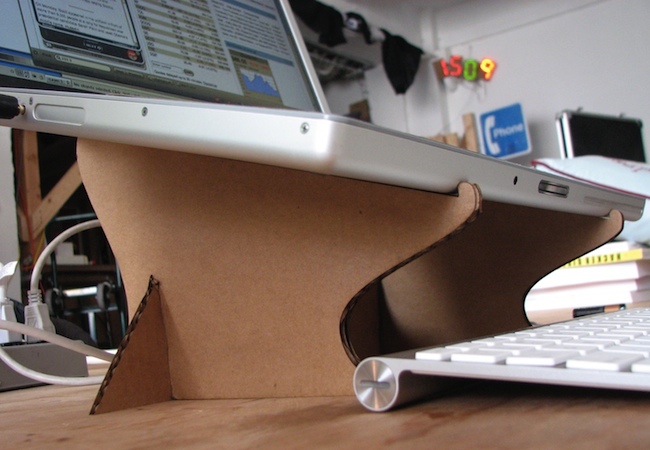 laptop-stand DIY Cardboard Projects - Laptop Stand