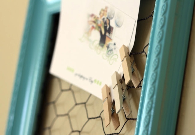 chicken-wire-frame DIY Bulletin Board - Chicken Wire Frame