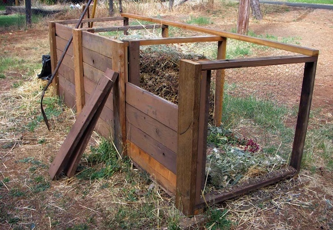 chicken-wire DIY Compost Bin - Chicken Wire