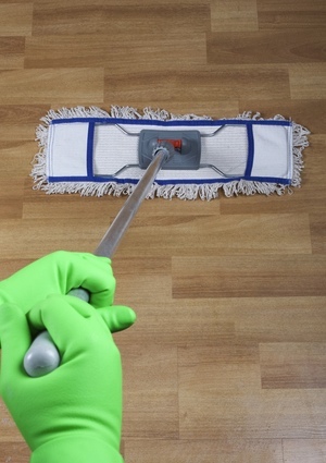flat-mop How to Clean Laminate Floors - Flat Mop