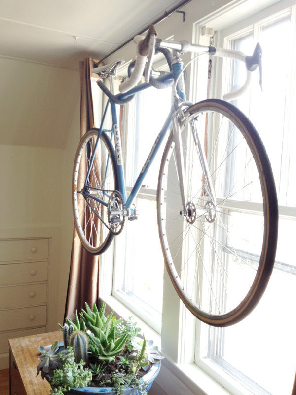 diy-old-bicycles-mounting-rack DIY Old Bicycles - Mounting Rack