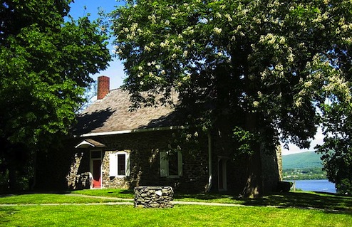 wikimedia-Hasbrouckhousenewburgh-GeorgeWashingtonheadquarters Hasbrouck House - George Washington