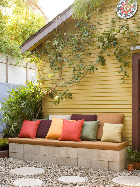 diy-with-cinder-blocks-outdoor-bench DIY with Cinder Blocks - Outdoor Bench