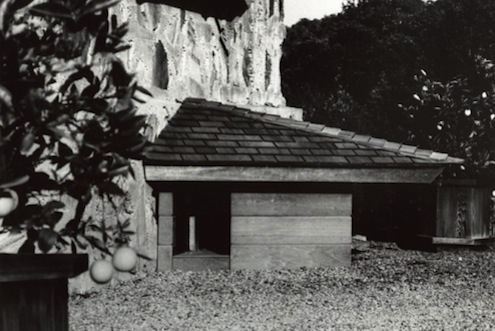 takesunset.com-Frank-Lloyd-Wright-Dog-house-640x504 Frank Lloyd Wright Doghouse