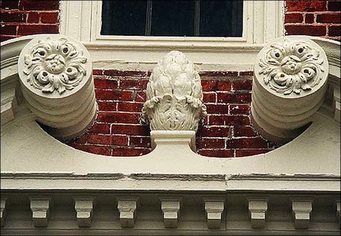pineapple design motif shirley plantation Pineapple Design Motif at Shirley Plantation