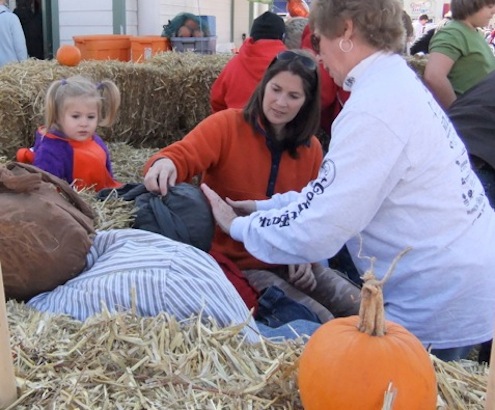 JNoonan-HowTo-Make-a-Scarecrow-Bobvila How to Make a Scarecrow