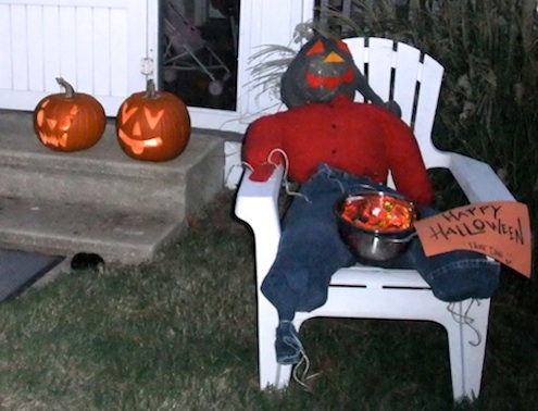 JNoonan-Make-a-Scarecrow-Final-BobVila How to Make a Scarecrow - Halloween
