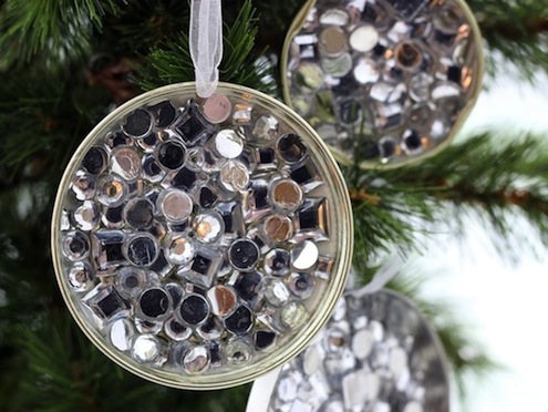 DIY Mason Jar Lid Ornaments