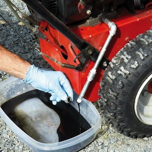 how-to-maintain-a-snow-blower-changing-oil How to Maintain a Snow Blower - Changing Oil