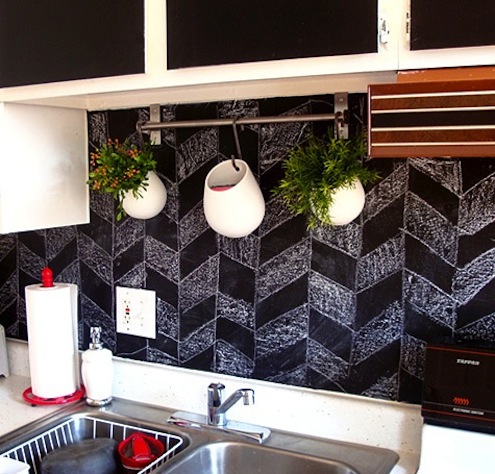 chalkboard-paint-diy-backsplash Chalkboard Paint DIY - Backsplash