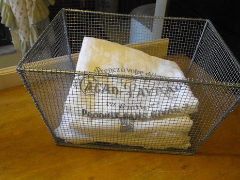 hardware-cloth-diy-basket Hardware Cloth DIY - Basket