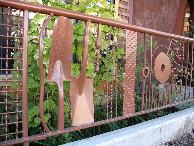 recycle-construction-waste salvaged tools turned into fencing