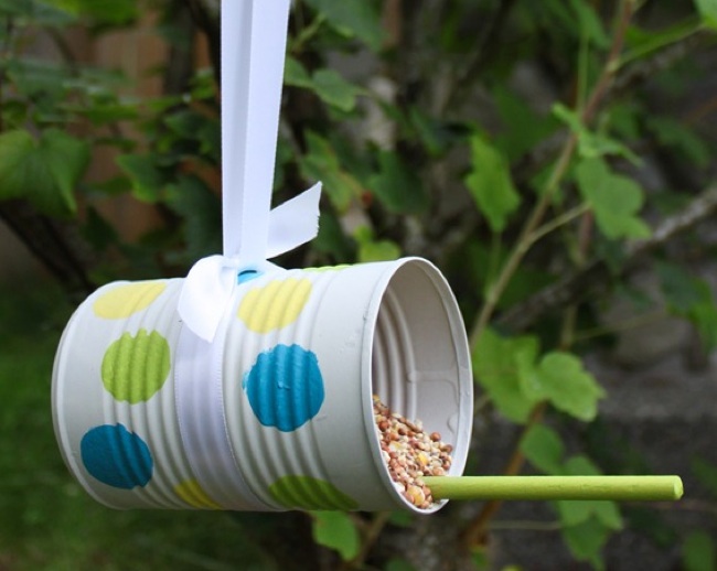 bird-feeder Tin Can Projects - Bird Feeder