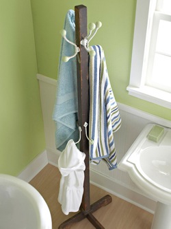 bathroom-organizer DIY Coat Rack Ideas - Bathroom Organizer