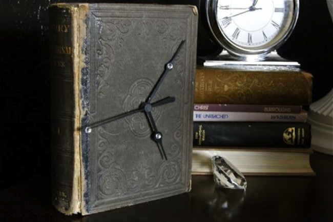 diy-clock Repurpose Books - DIY Clock