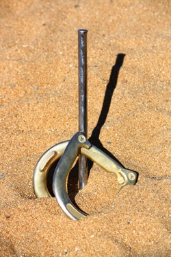 game-in-progress How to Build a Horseshoe Pit - Game in Progress